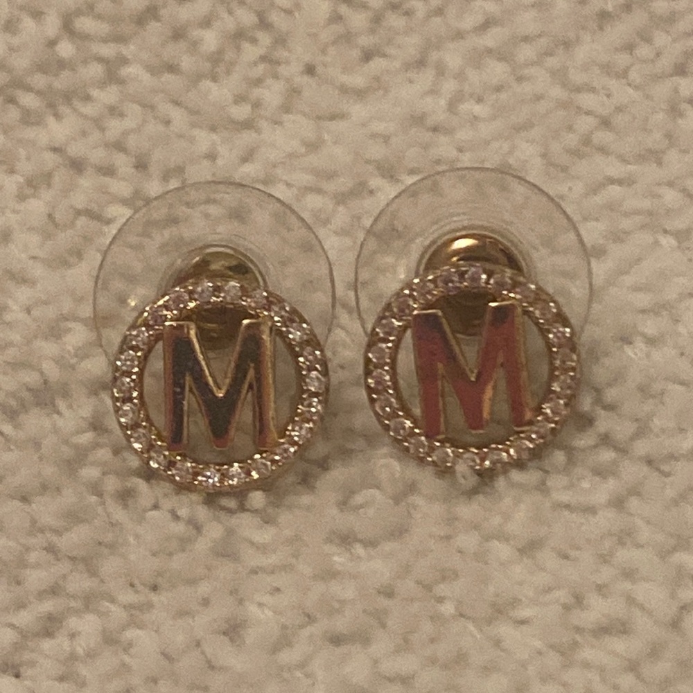 M earrings gold